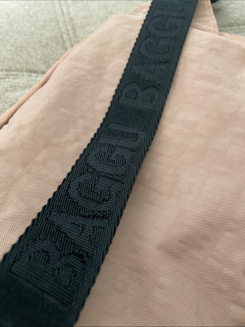 BAGGU Nylon Fanny Pack in Taupe - Picture 2 of 4
